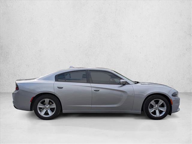 Used 2017 Dodge Charger SXT image 6