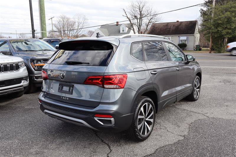Used 2024 Volkswagen Taos SE image 5
