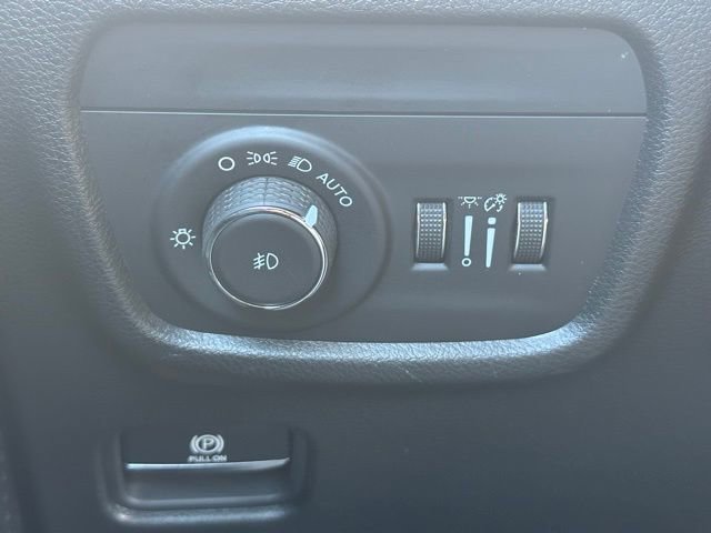 Used 2023 Jeep Grand Cherokee L Limited image 18