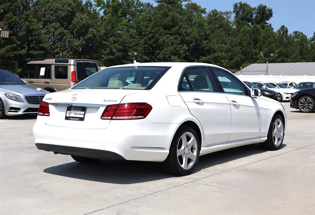 Used 2014 Mercedes-Benz E 250 BlueTEC Sedan image 7