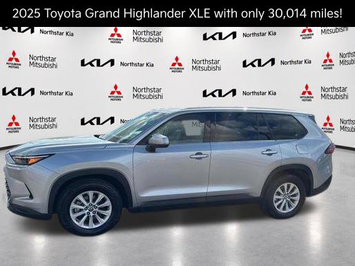 Used 2025 Toyota Grand Highlander AWD image 1