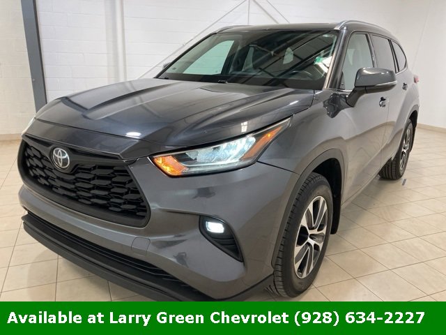 Used 2020 Toyota Highlander XLE image 1