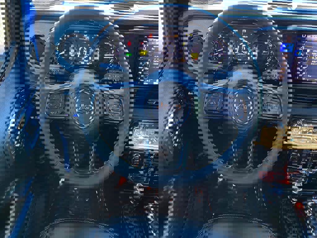 Used 2024 Jeep Wrangler Unlimited image 7