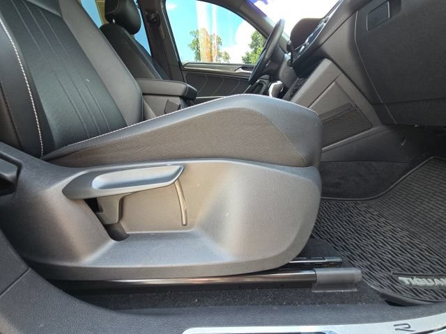 Used 2022 Volkswagen Tiguan SE R-Line AWD/4WD image 20