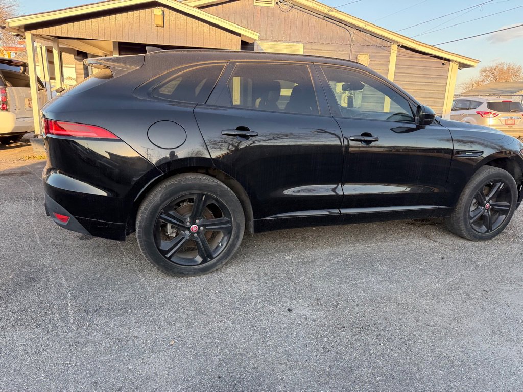 Used 2017 Jaguar F-PACE R-Sport image 7