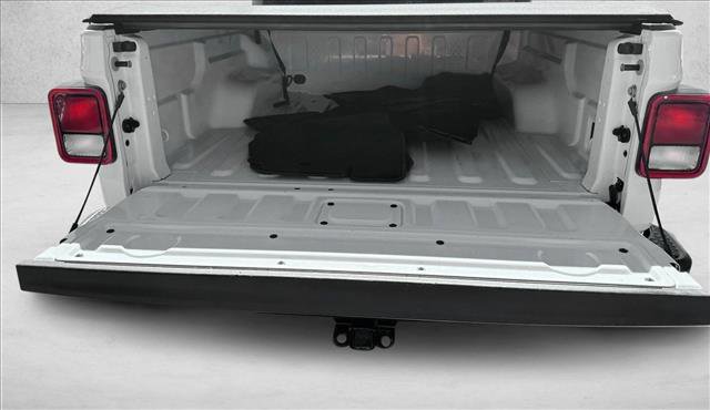 Used 2020 Jeep Gladiator Sport w/ Quick Order Package 24S image 8