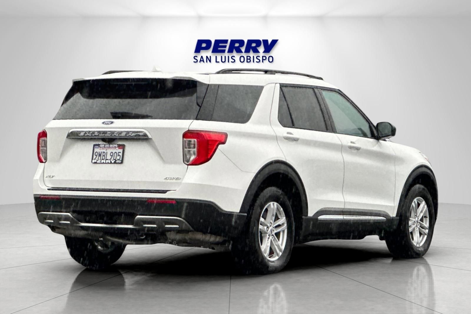 Used 2023 Ford Explorer XLT w/ Equipment Group 202A image 3