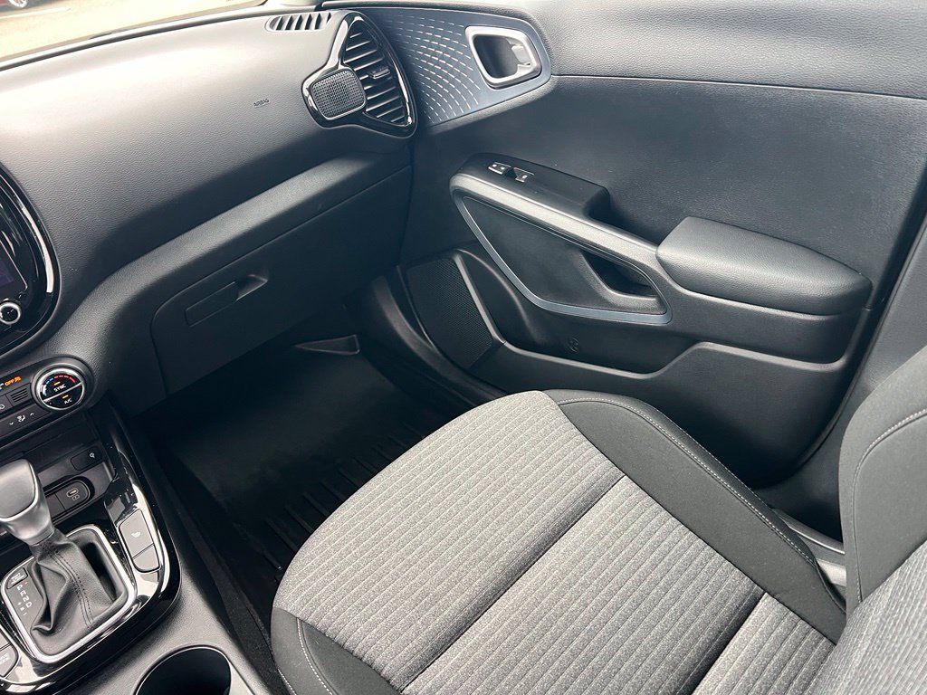 Certified 2024 Kia Soul EX FWD image 15