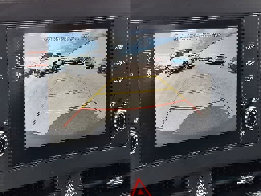 Used 2025 Kia Sportage LX image 17