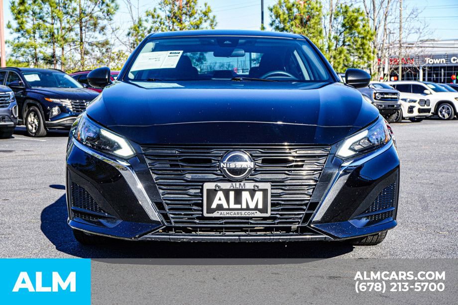 Used 2024 Nissan Altima 2.5 SV image 10