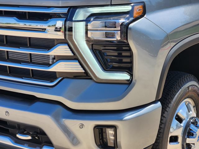 New 2026 Chevrolet Silverado 3500 High Country w/ High Country Premium Package AWD/4WD image 17