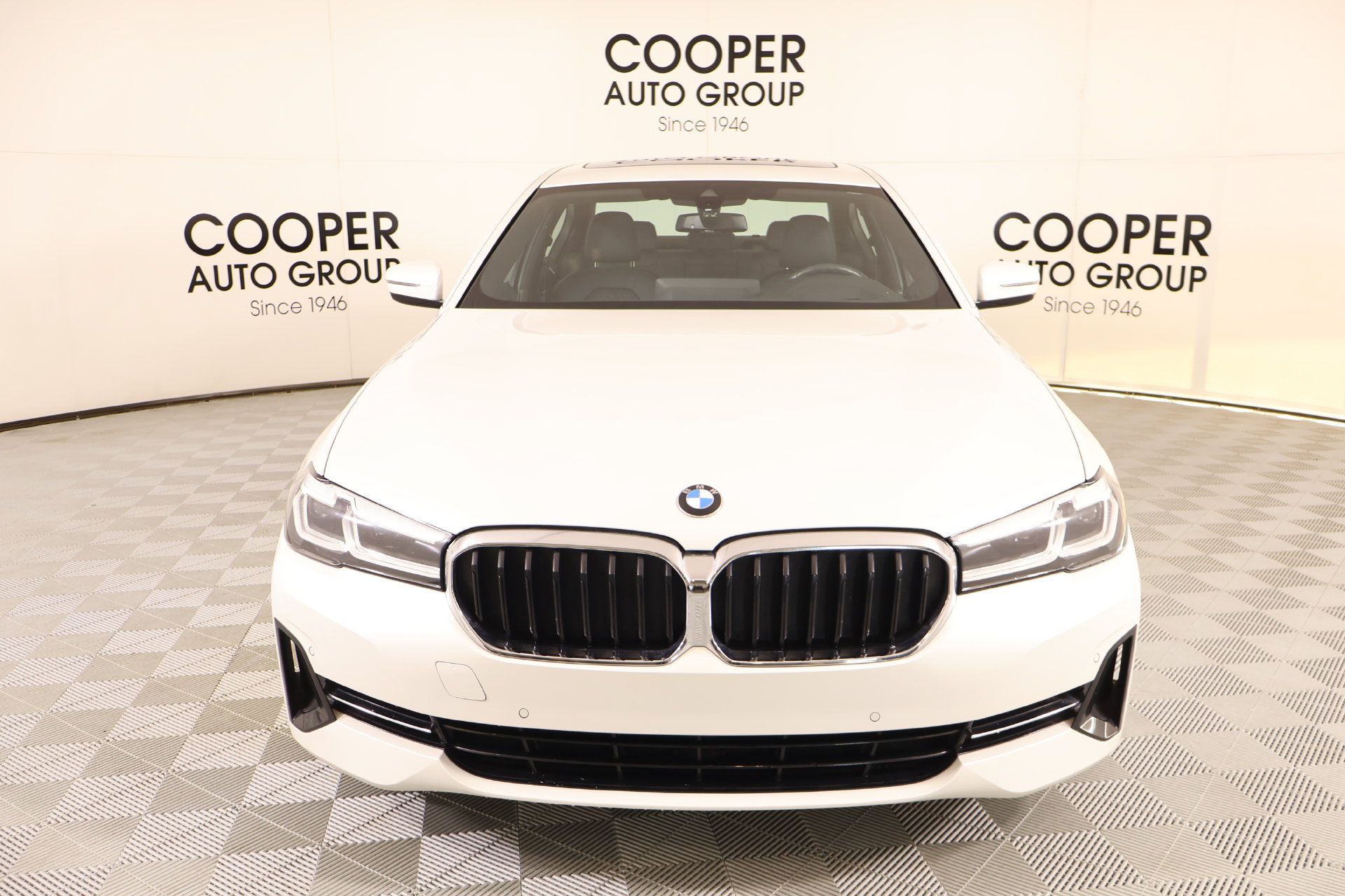 Used 2023 BMW 530i w/ Premium Package RWD image 10