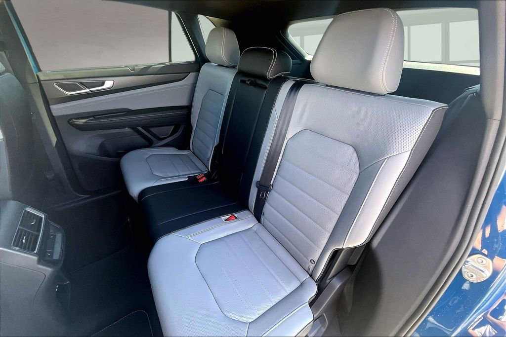 Used 2025 Volkswagen Atlas Cross Sport SEL R-Line image 27