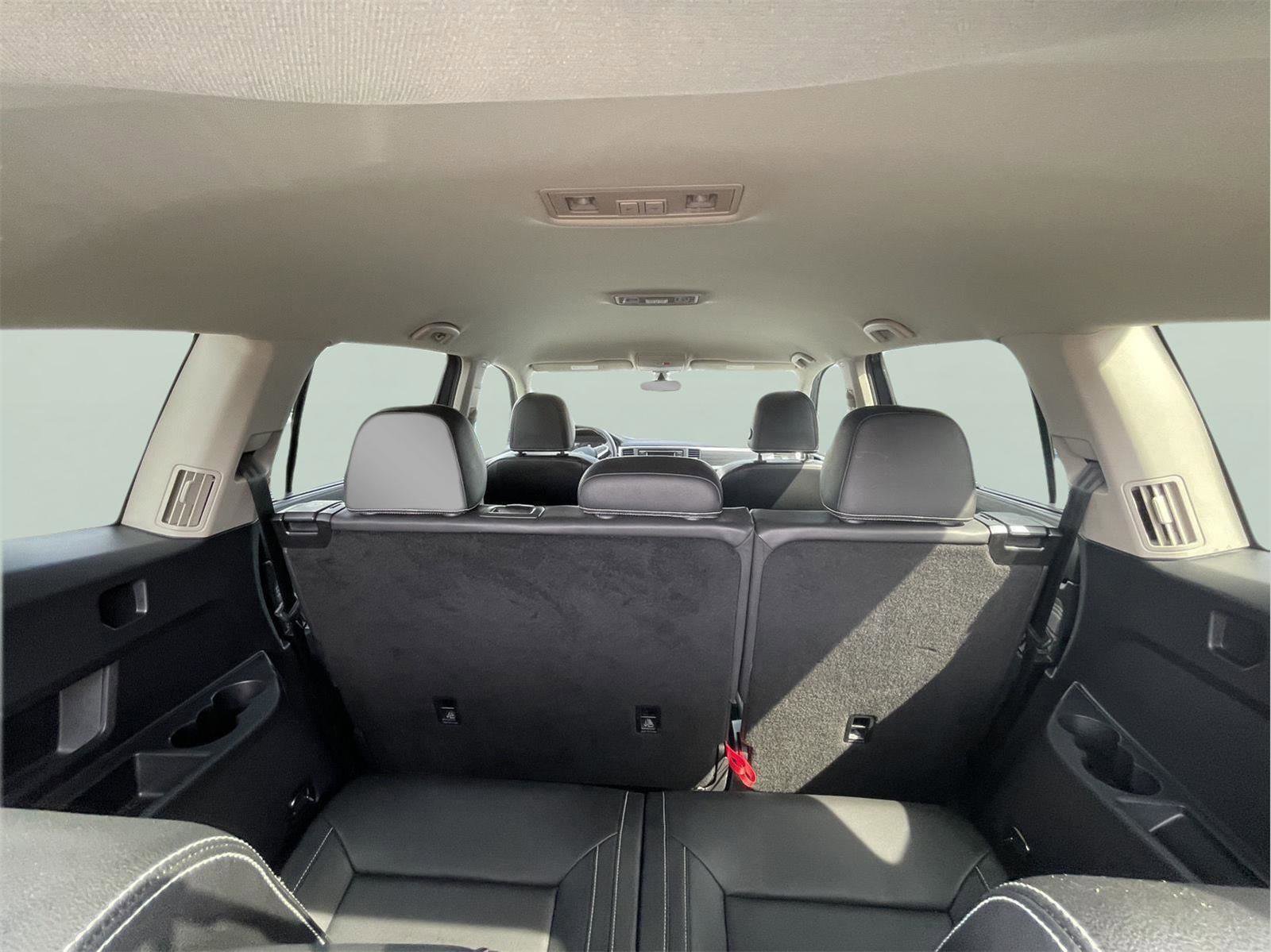 Used 2023 Volkswagen Atlas SE image 11