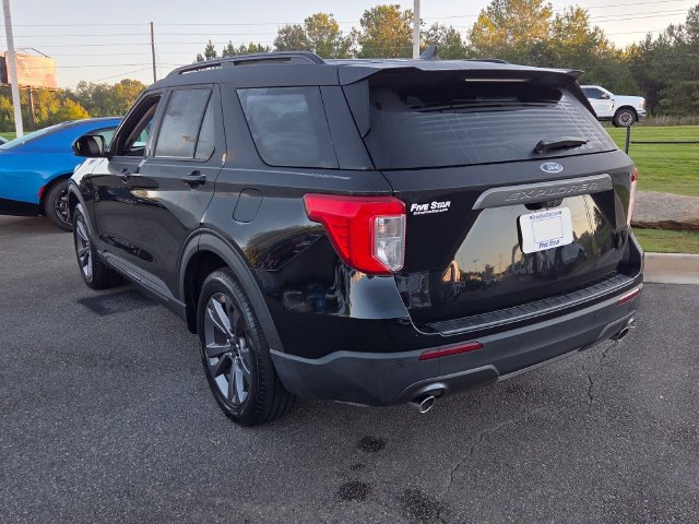 Used 2023 Ford Explorer XLT w/ Equipment Group 202A RWD image 12