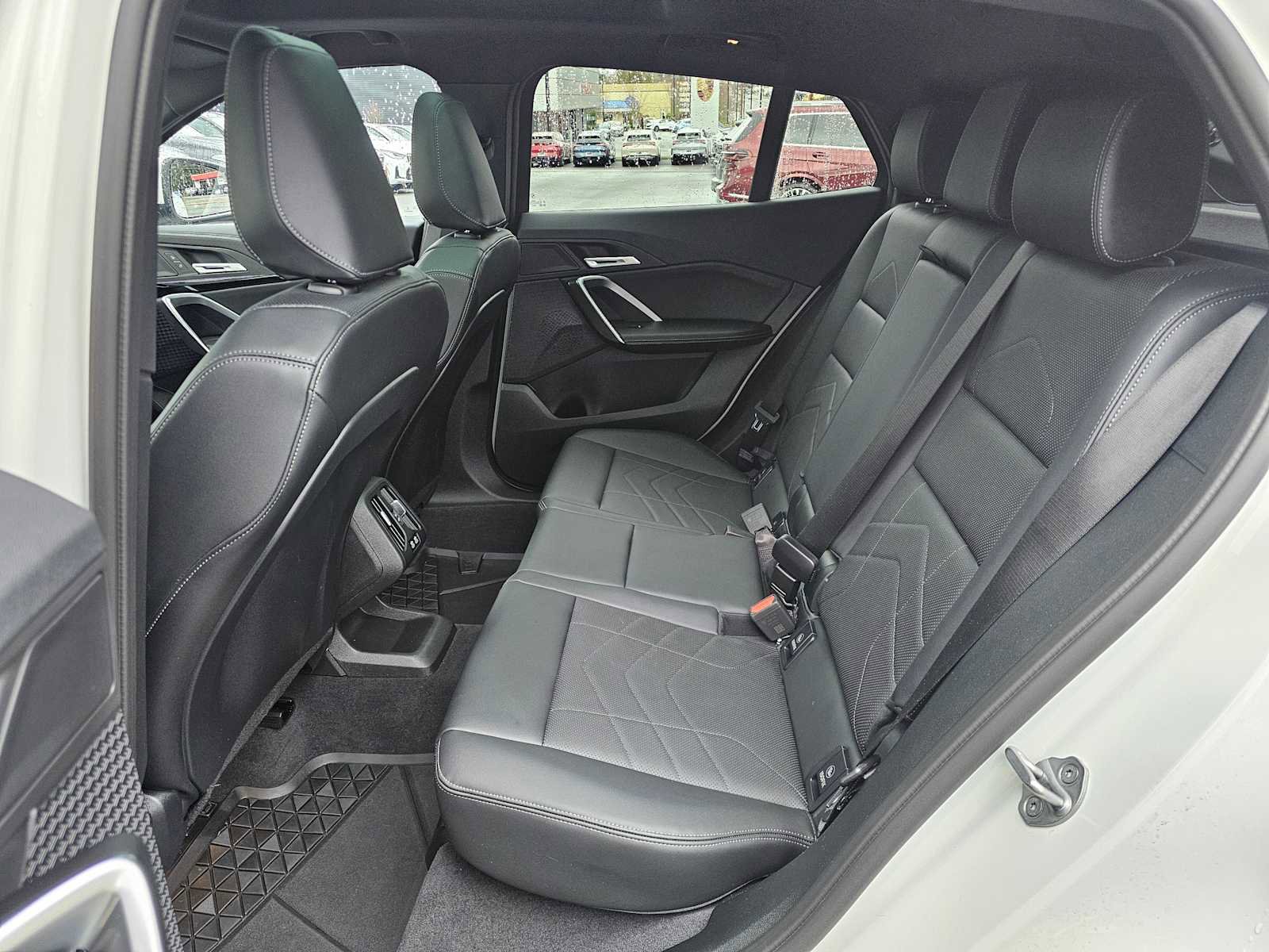 Used 2025 BMW X2 xDrive28i w/ Technology Package image 24