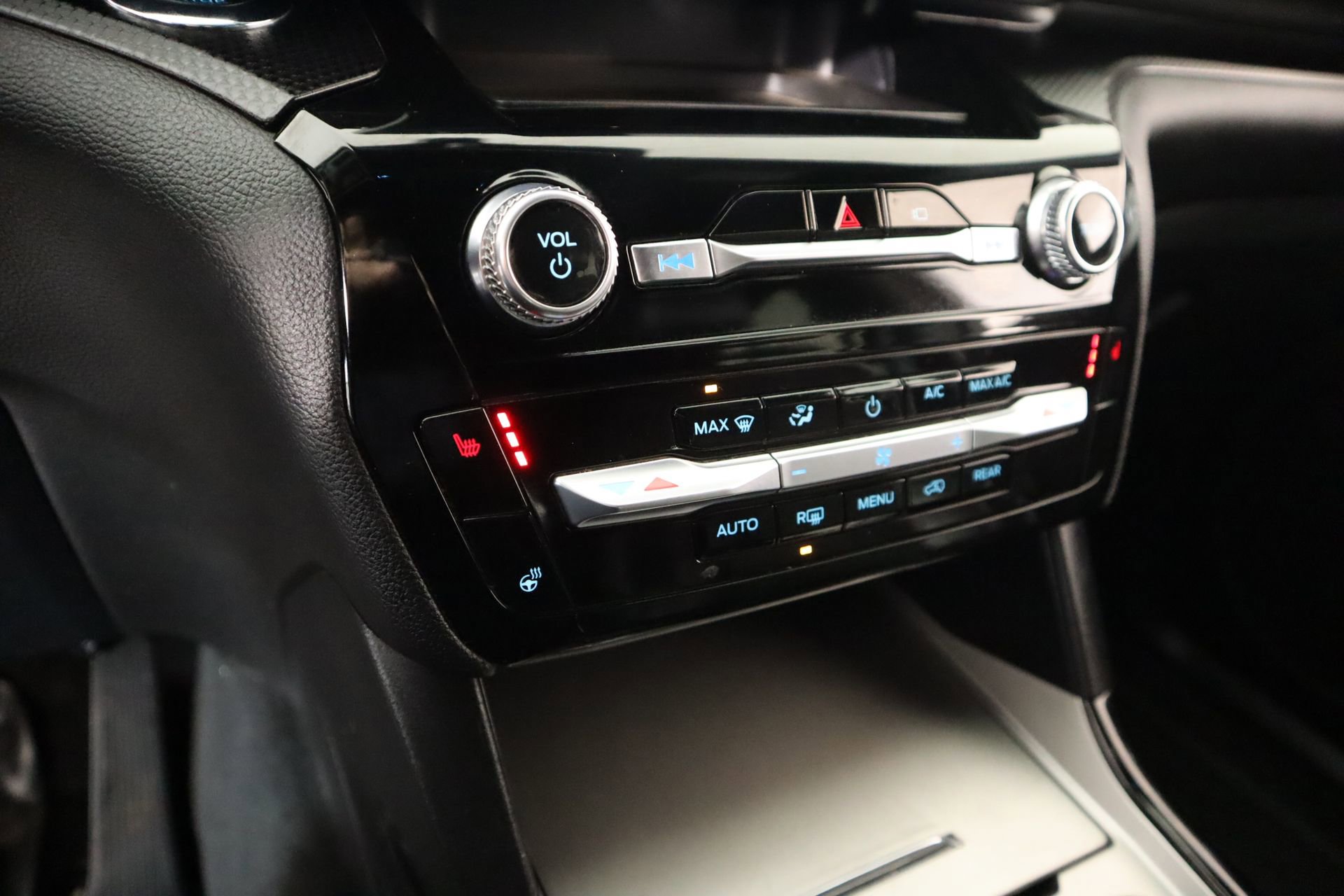 Used 2022 Ford Explorer ST-Line image 8