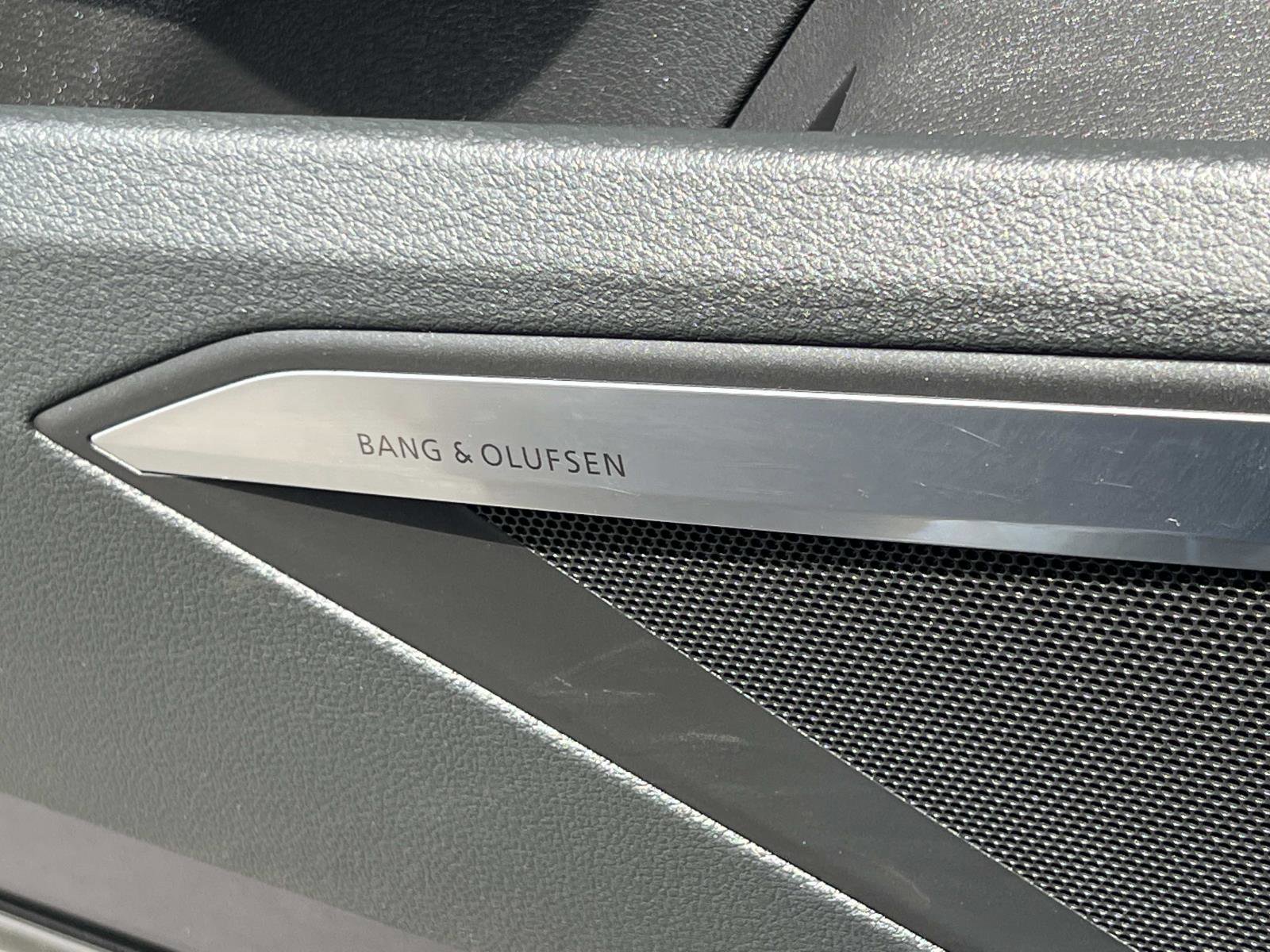 Used 2019 Audi e-tron Premium Plus image 18