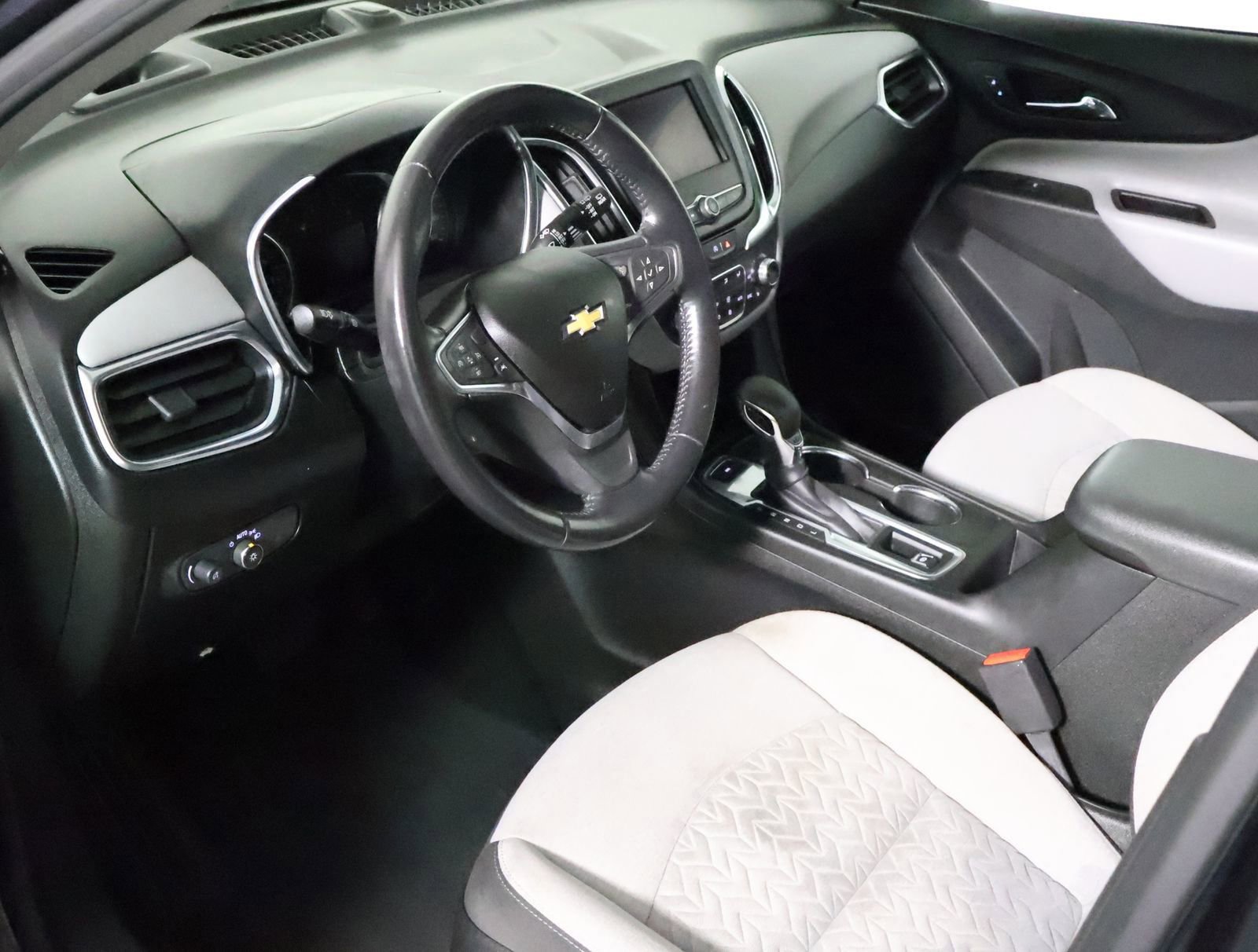 Used 2022 Chevrolet Equinox LT w/ Driver Convenience Package image 25