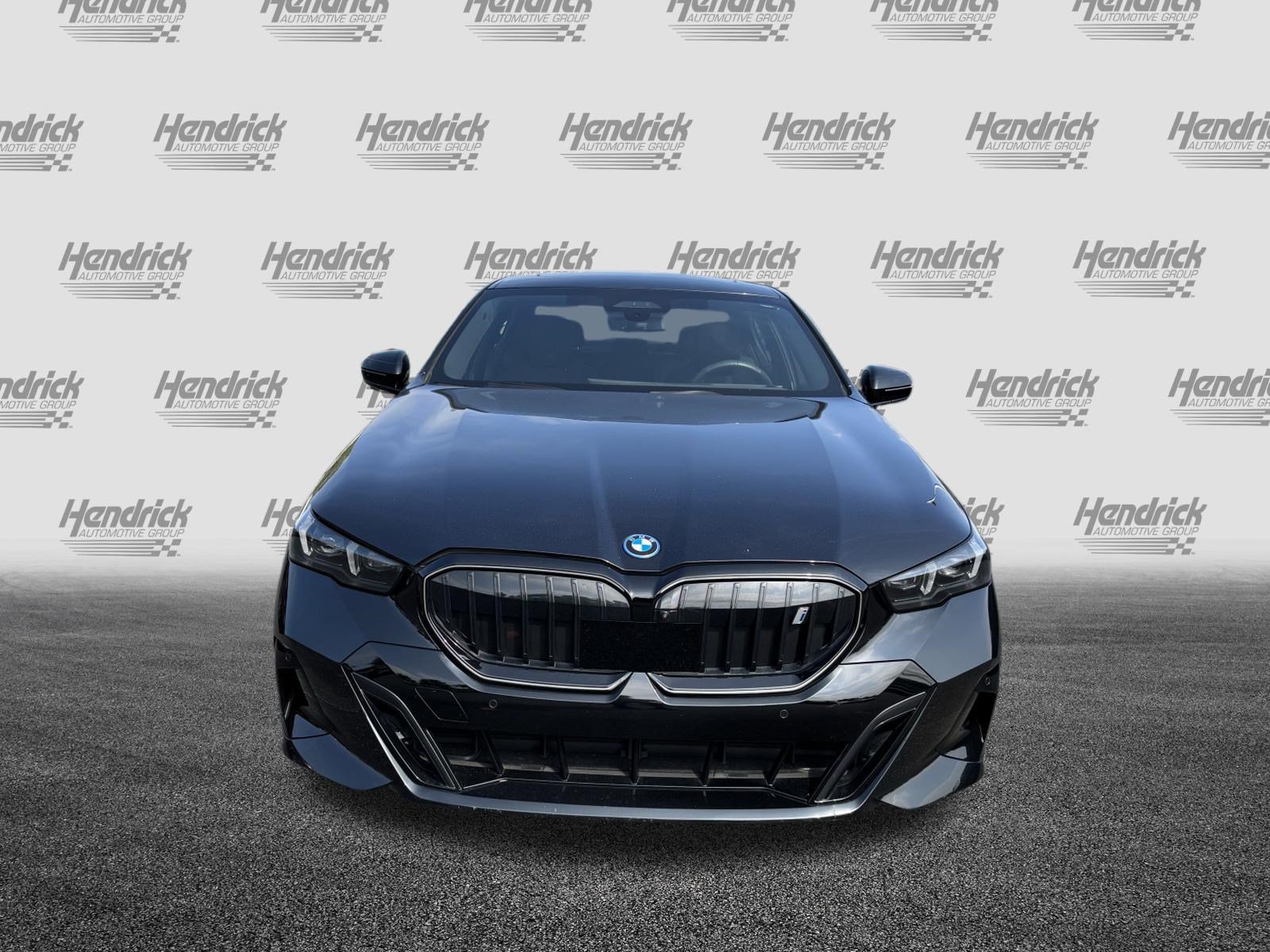 Certified 2024 BMW i5 eDrive40i w/ M Sport Package RWD image 3