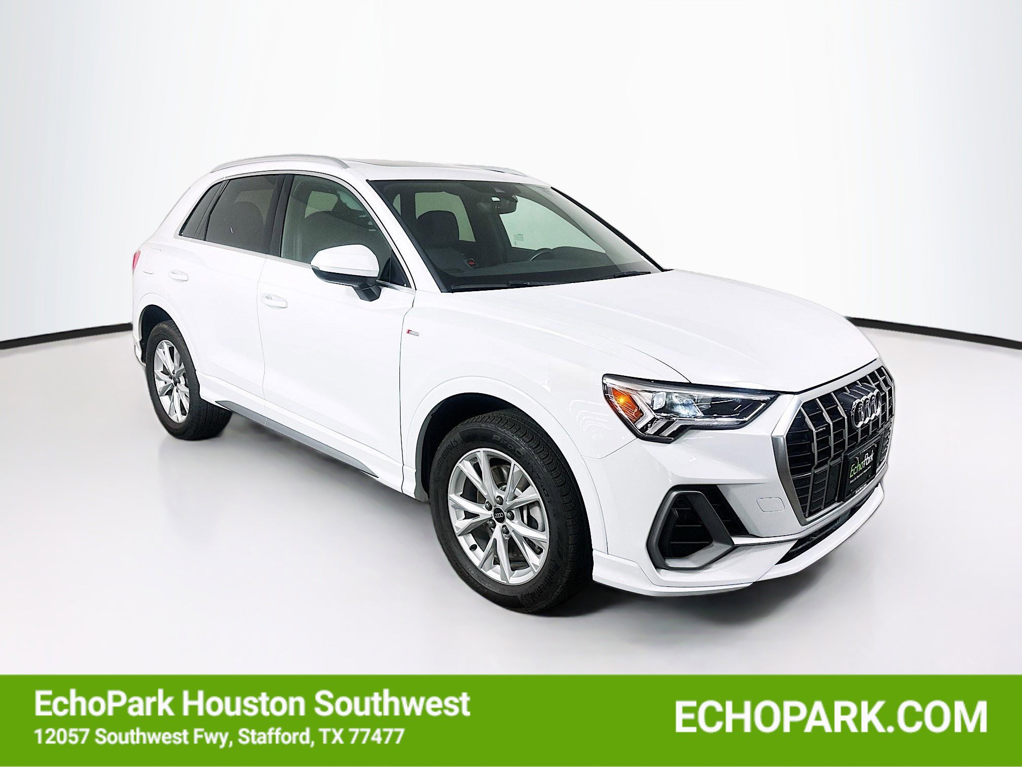 Used 2023 Audi Q3 2.0T Premium w/ Convenience Package AWD/4WD image 1