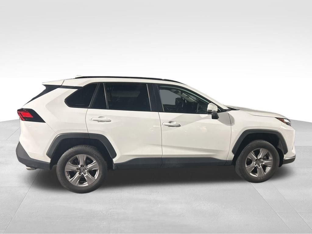 Used 2025 Toyota RAV4 XLE AWD/4WD image 7