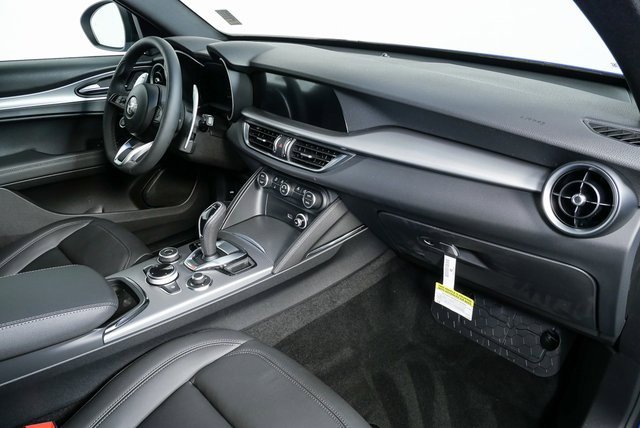 New 2025 Alfa Romeo Stelvio Sprint w/ Convenience Package image 22