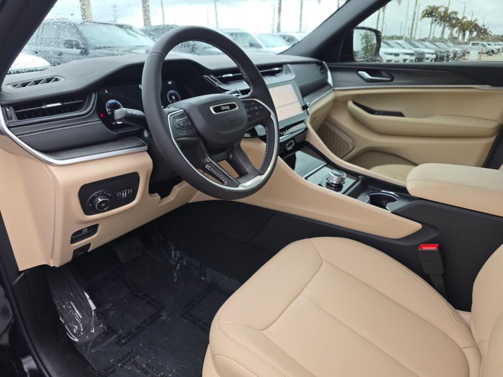 New 2026 Jeep Grand Cherokee Limited image 13