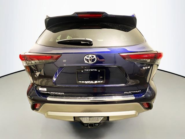 New 2026 Toyota Highlander Platinum image 4