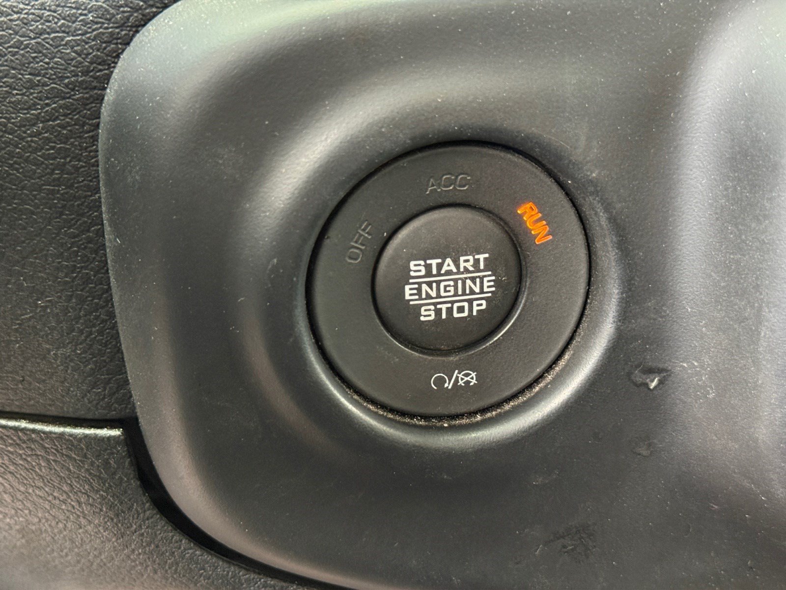 Used 2020 Jeep Gladiator Overland AWD/4WD image 28