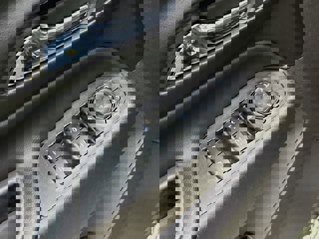 Used 2018 Chevrolet Equinox LT image 19