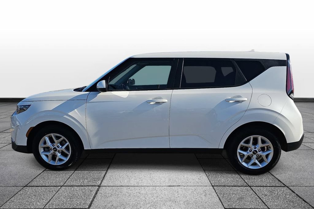 Used 2024 Kia Soul LX w/ Option Group 015 FWD image 8