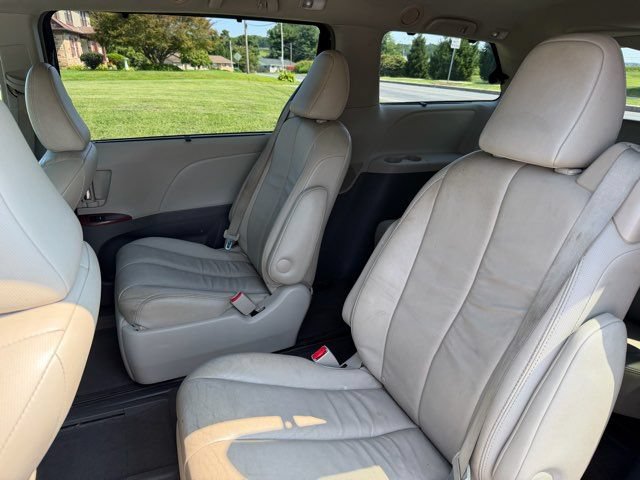 Used 2014 Toyota Sienna XLE w/ Entertainment Package AWD/4WD image 21