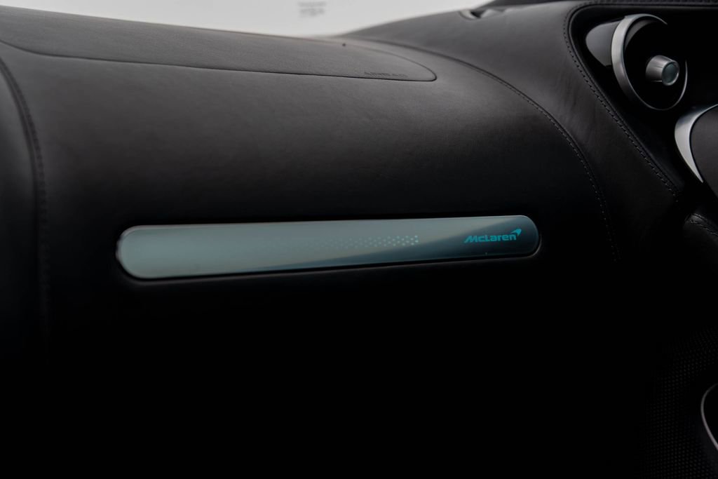 Used 2023 McLaren GT image 17