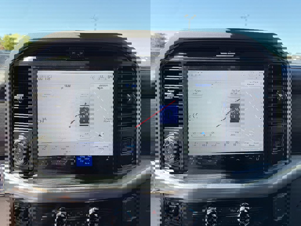 New 2025 Ford F150 Lariat w/ Equipment Group 501A Mid image 15