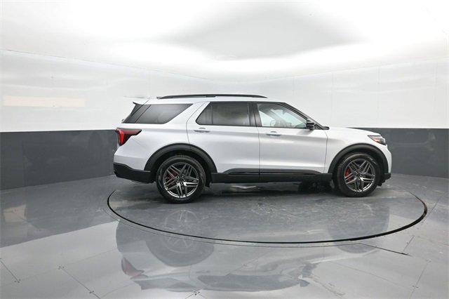 New 2026 Ford Explorer ST image 8