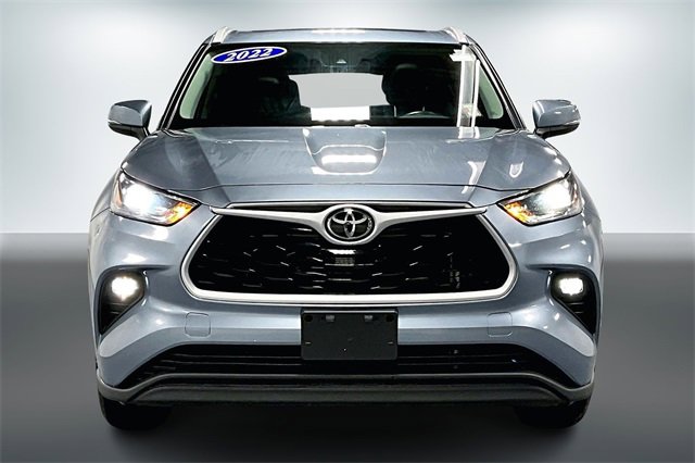 Used 2022 Toyota Highlander XLE image 2