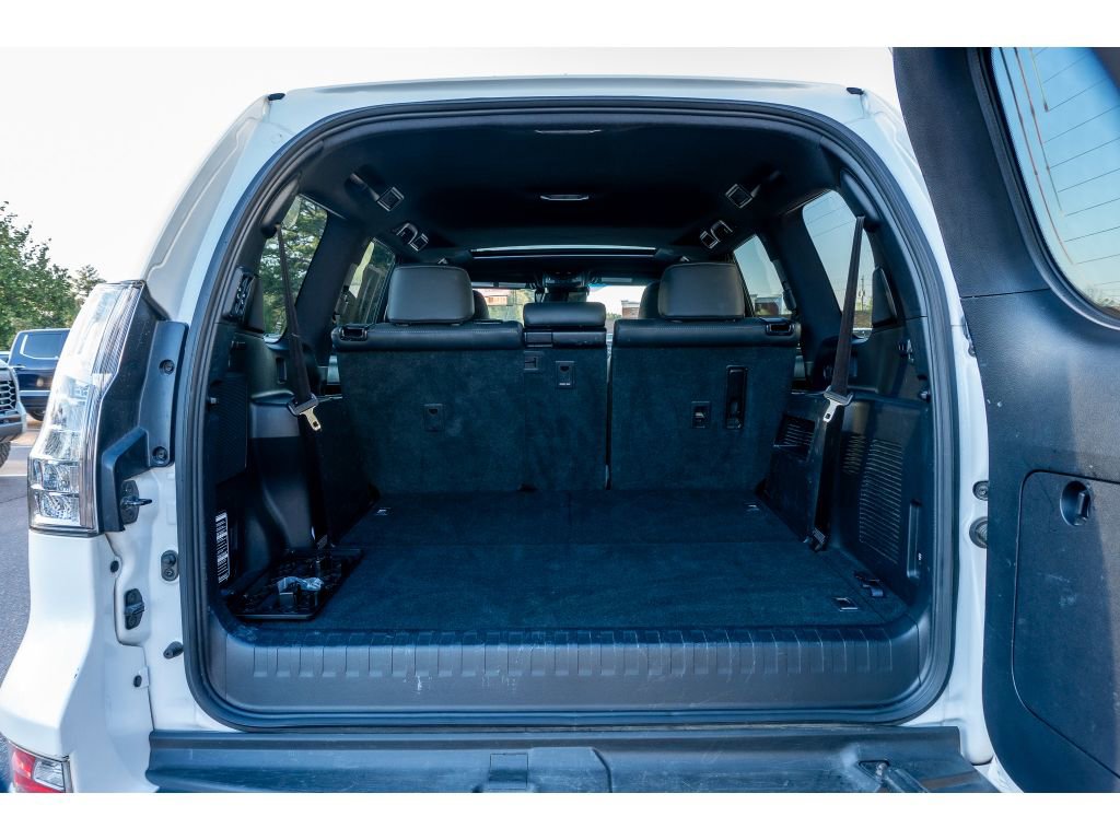 Used 2023 Lexus GX 460 Luxury w/ Accessory Package image 16