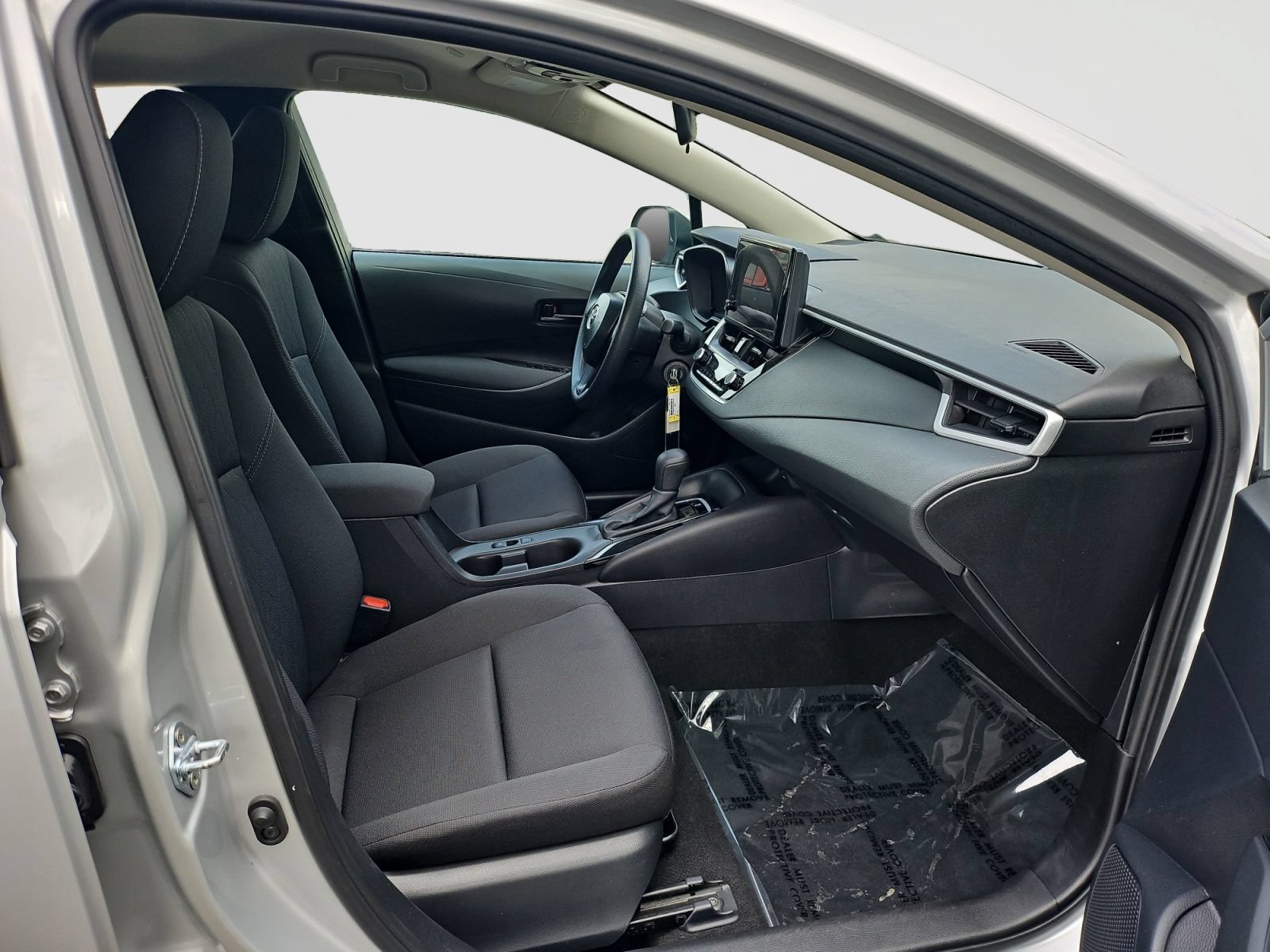 Used 2025 Toyota Corolla LE FWD image 17
