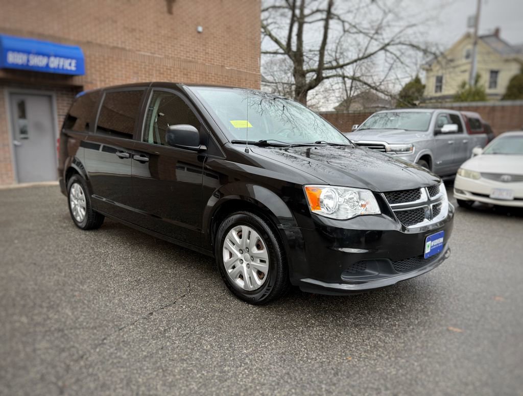 Used 2019 Dodge Grand Caravan SE w/ UConnect Hands-Free Group image 3