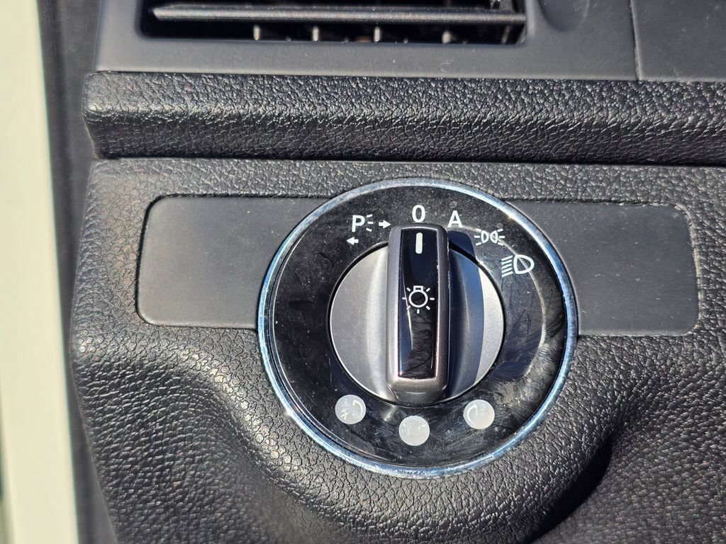 Used 2009 Mercedes-Benz C 300 Sedan image 25