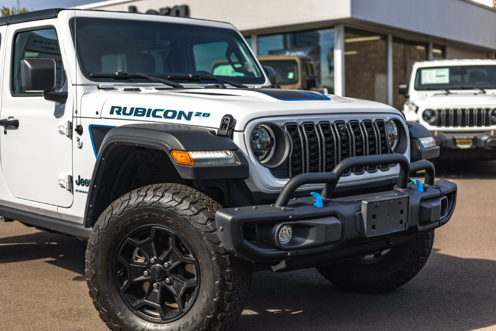 Used 2023 Jeep Wrangler Unlimited Rubicon 4xe AWD/4WD image 3