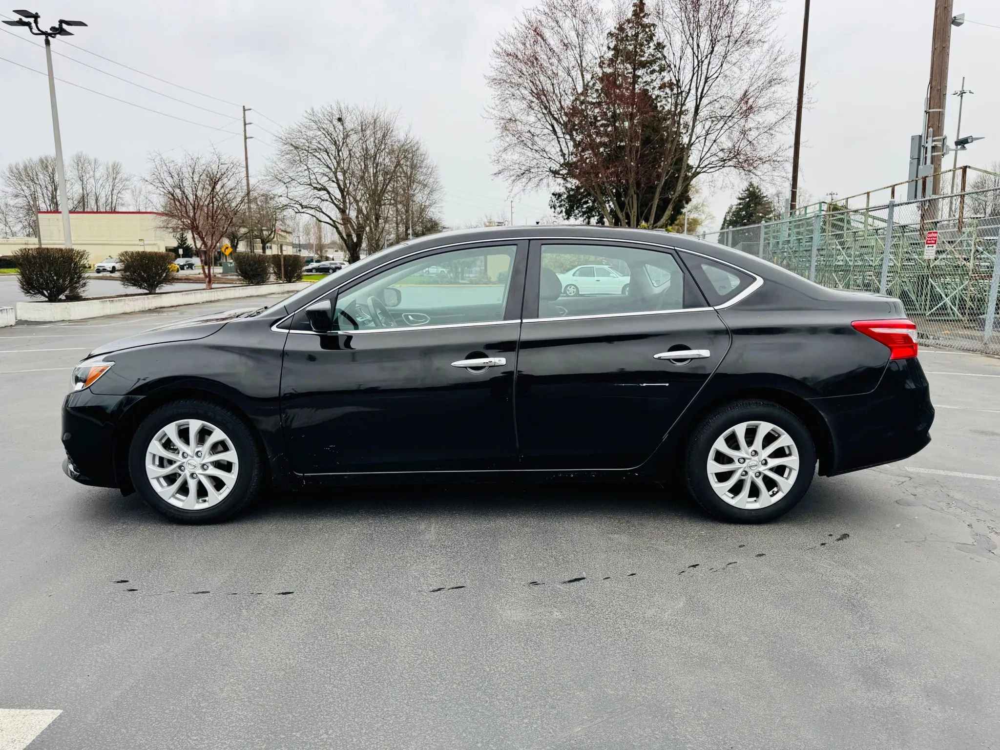 Used 2019 Nissan Sentra SV image 2