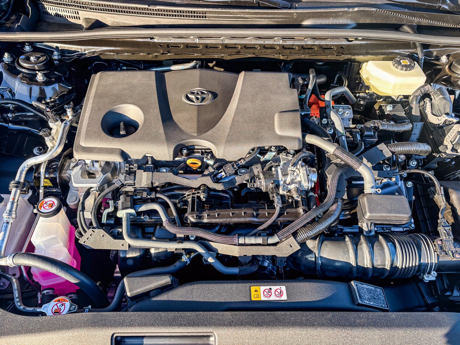 New 2026 Toyota Camry Hybrid FWD image 14