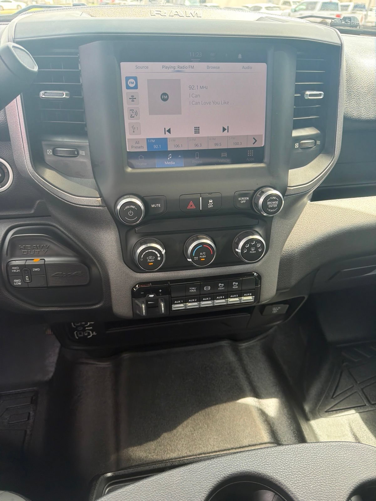 Used 2023 RAM 3500 Tradesman w/ Chrome Appearance Group AWD/4WD image 12
