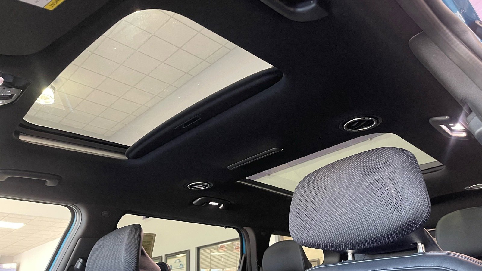 Used 2026 Kia EV9 Land w/ Nightfall Edition Package image 28