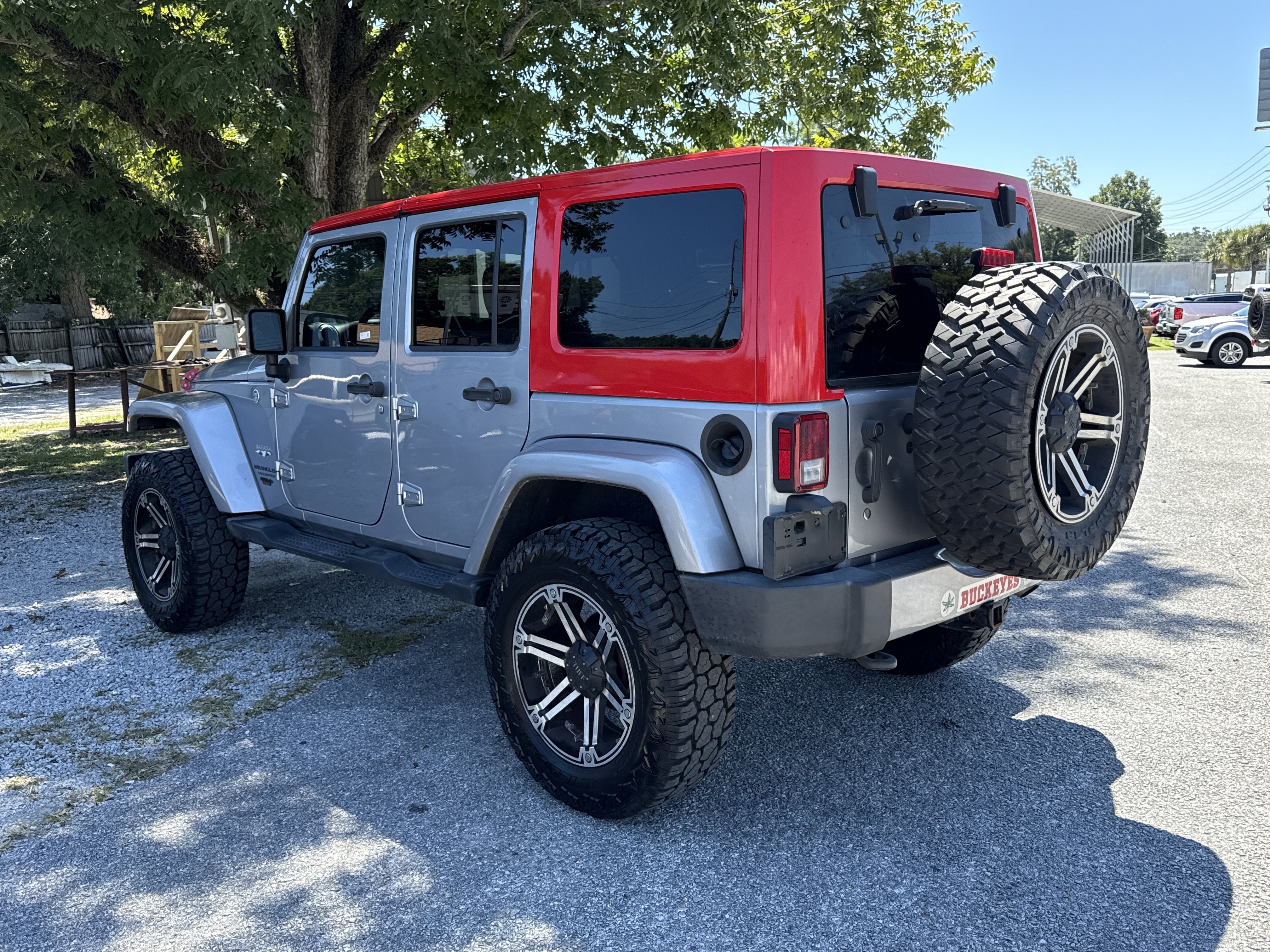 Used 2016 Jeep Wrangler Unlimited Sahara w/ Max Tow Package AWD/4WD image 3
