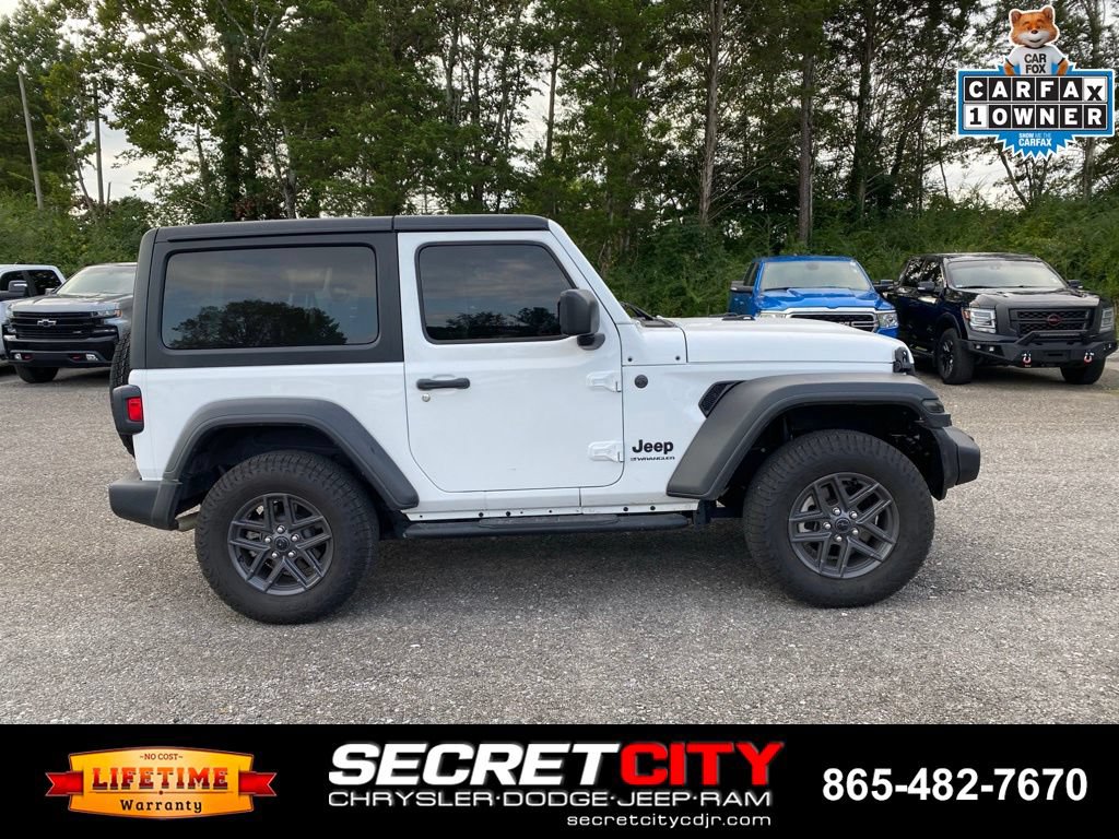 Used 2025 Jeep Wrangler Sport AWD/4WD image 4