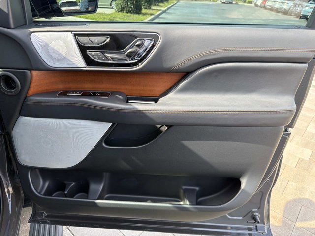 Certified 2024 Lincoln Navigator Black Label image 18