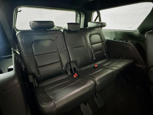 Used 2018 Lincoln Navigator L Select RWD image 30
